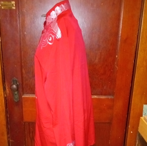 Beautiful red & silver kurtas pyjamas top w/silver buttons band collar no labels - Picture 5 of 12